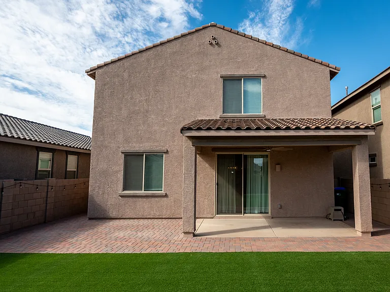 10410 W Robertson St — Photo 30