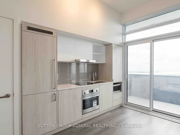 138 Downes St #4810, Toronto, ON M5E 0E4