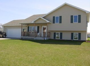 1235 11th Ave SE, East Grand Forks, MN 56721