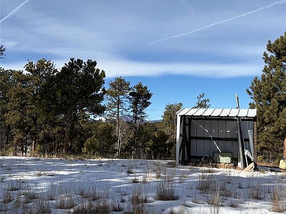 5th image of 530 Columbine Rd