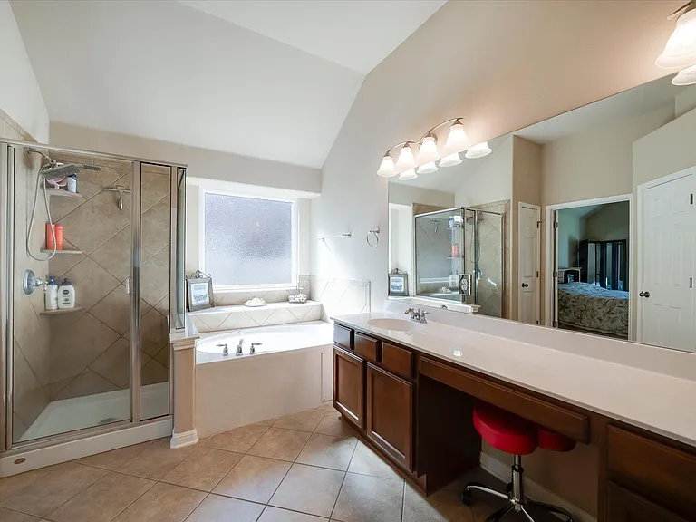 13717 Long Shadow Dr — Photo 20