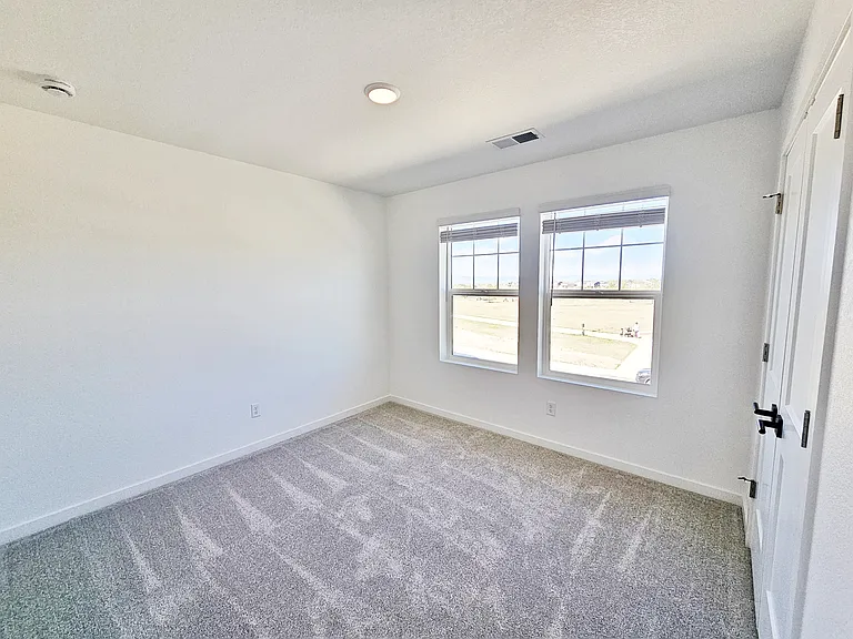 21470 E 58th Ave — Photo 9