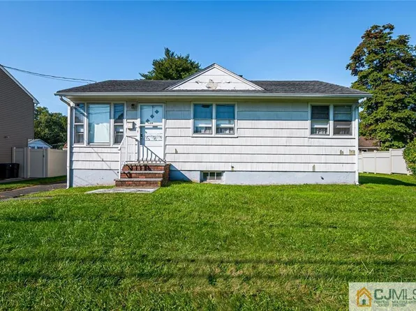 126 Lowden Ave, South Plainfield, NJ 07080