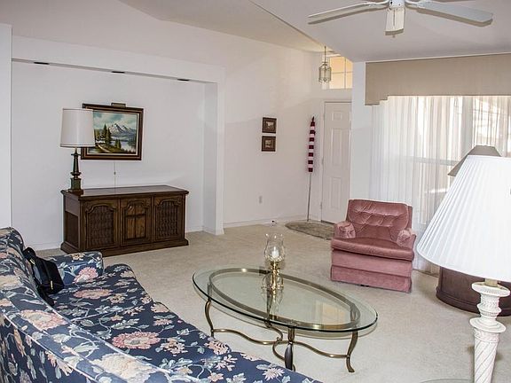 3rd image of 8277 Parkside Dr