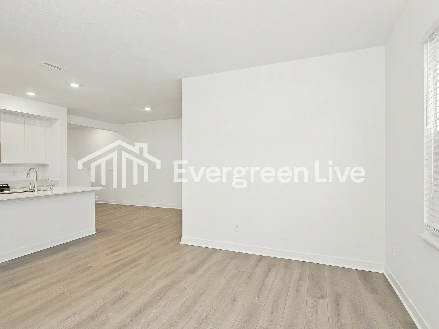3 bed, 2.5 bath, 1706 sqft, $2,085 — Photo 4