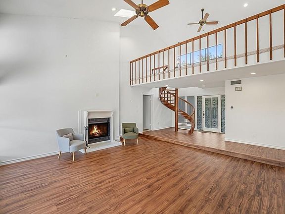 5th image of 640 S College St