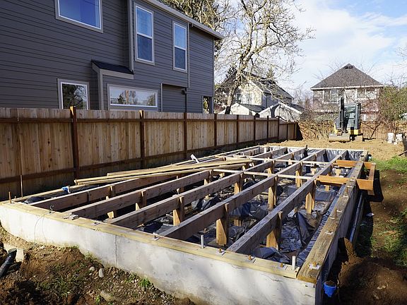 3rd image of 2511 N Winchell St