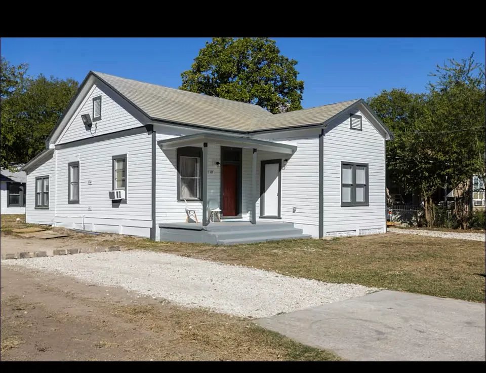 117 Koehler Ct — Photo 1