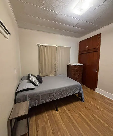 823 College Ave — Photo 11