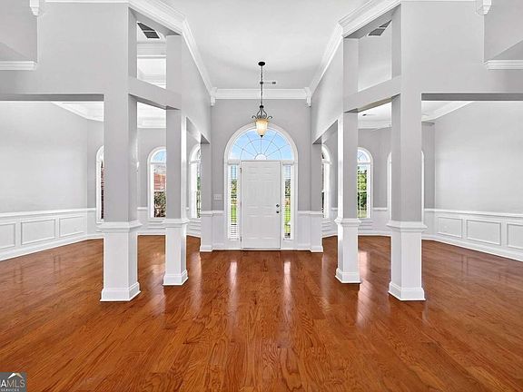 5th image of 70 Toscanno Dr