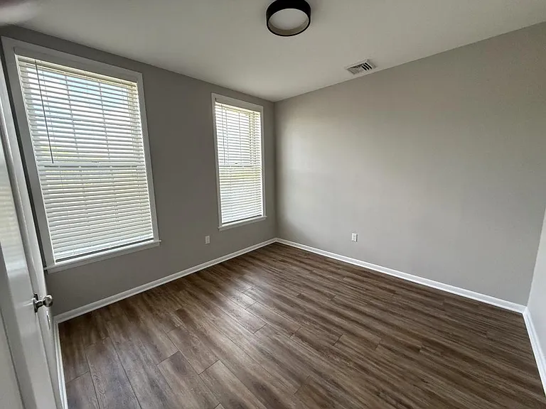 47 Bridge St #4 — Photo 10