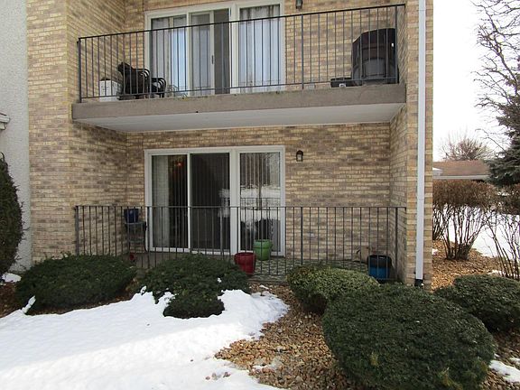 3rd image of 15811 S 76th Ave APT 1H