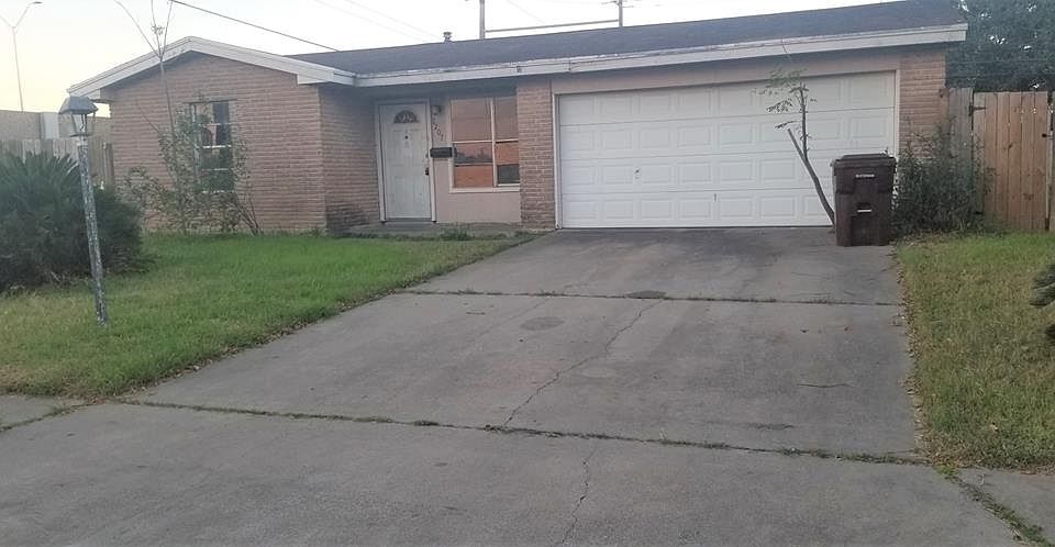 1st image of 2207 E Lott Ave