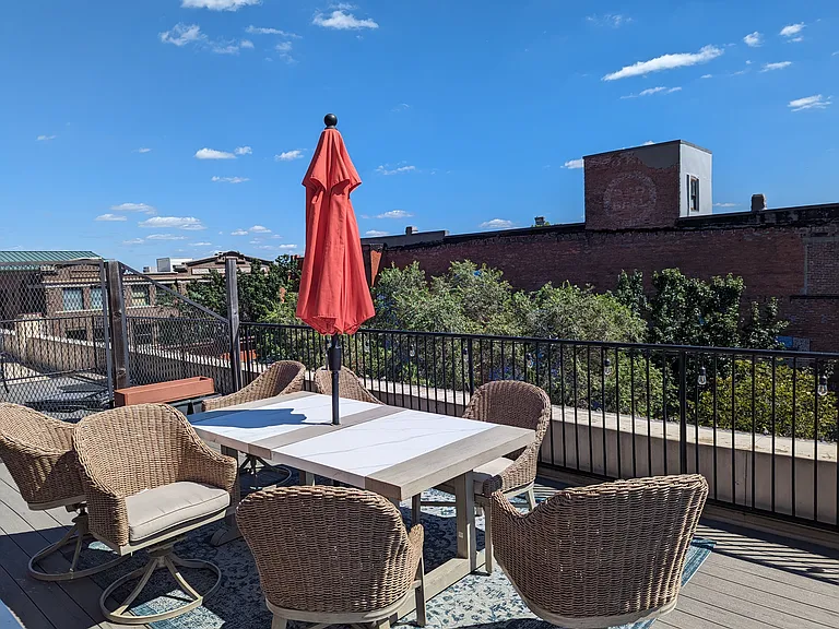 Rooftop common area patio