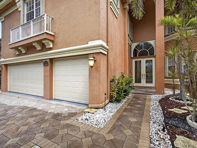 1724 Annandale Cir — Photo 8