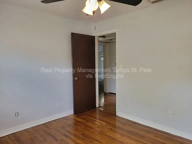 4311 S Thatcher Ave — Photo 32