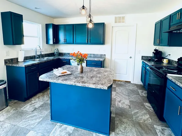 94 Thimbleweed Ln, Lillington, NC 27546