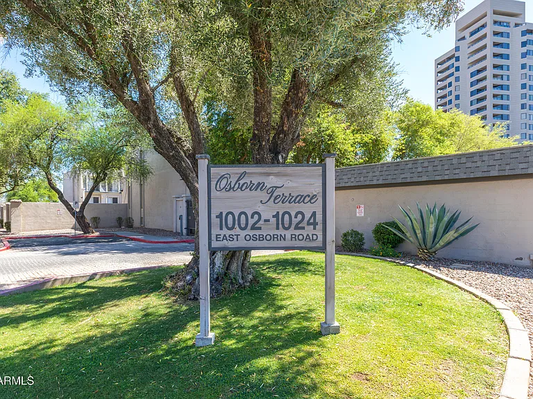 1010 E Osborn Rd #E — Photo 2
