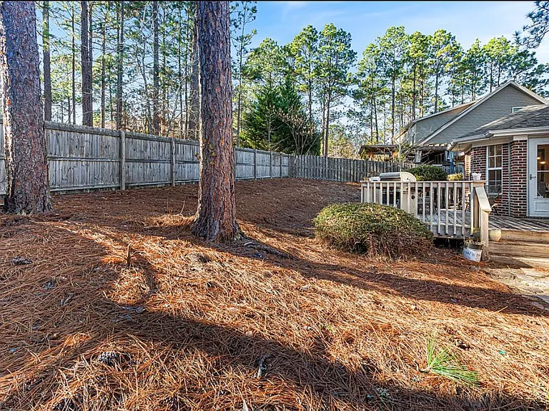 230 Kingswood Cir — Photo 10