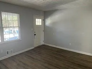 2 bed, 1.0 bath, 730 sqft, $1,350 — Photo 4