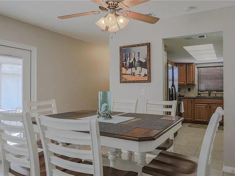 2907 Hyde Park St — Photo 5