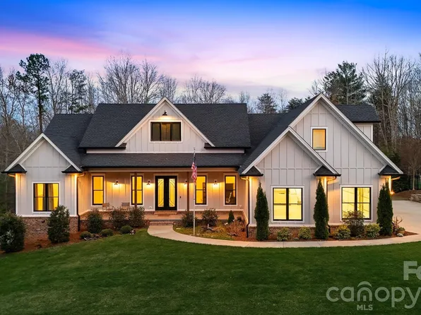 762 River Bend Dr, Granite Falls, NC 28630