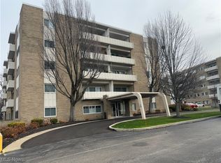 2089 Wooster Rd APT C55, Rocky River, OH 44116