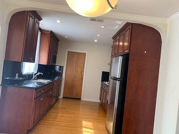 5th image of 115 Anza Way