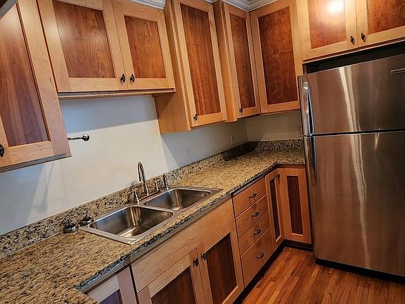 5th image of 1954 Grand Ave #104