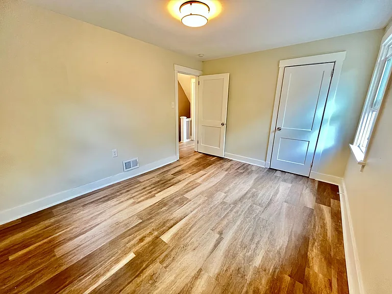 149 Race St — Photo 21