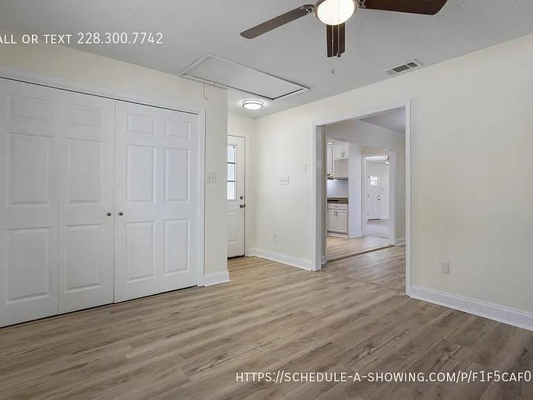 122 Carroll Ave — Photo 11