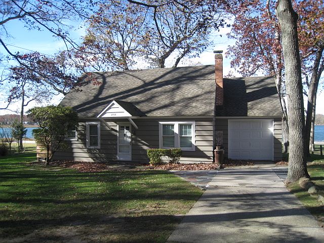 1st image of 910 Oak Ave