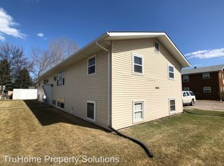 1022 N 39th St APT 1, Grand Forks, ND 58203