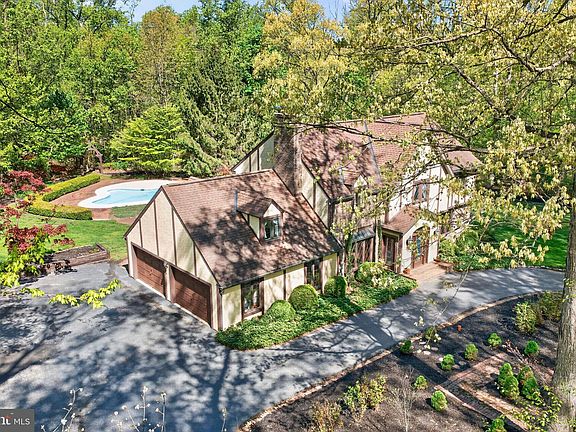 4th image of 2323 Saint Peters Rd