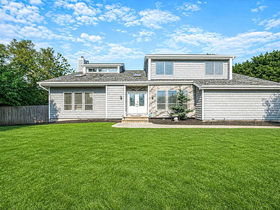 53 Miller Place Rd