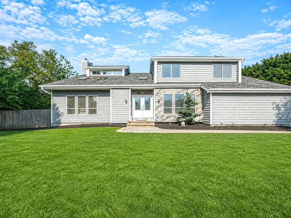 53 Miller Place Rd, Miller Place, NY 11764