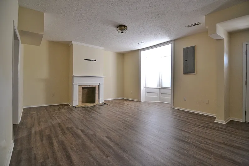 2 bed, 2.0 bath, 1223 sqft, $1,045 — Photo 3