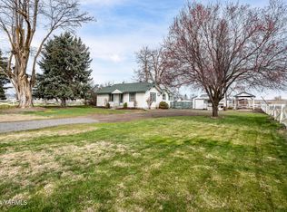 4905 Ahtanum Rd, Yakima, WA 98903