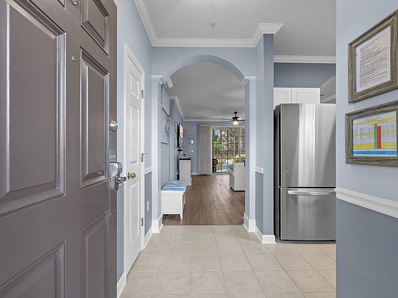 2nd image of 5825 Catalina Dr. #712