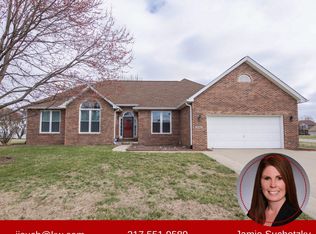 2104 Pinewood Dr, Columbus, IN 47203