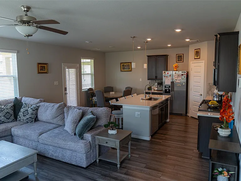 7010 Silverleaf Oak St — Photo 7
