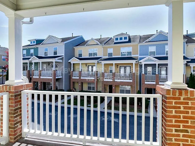 316 Kinellan Ln — Photo 35