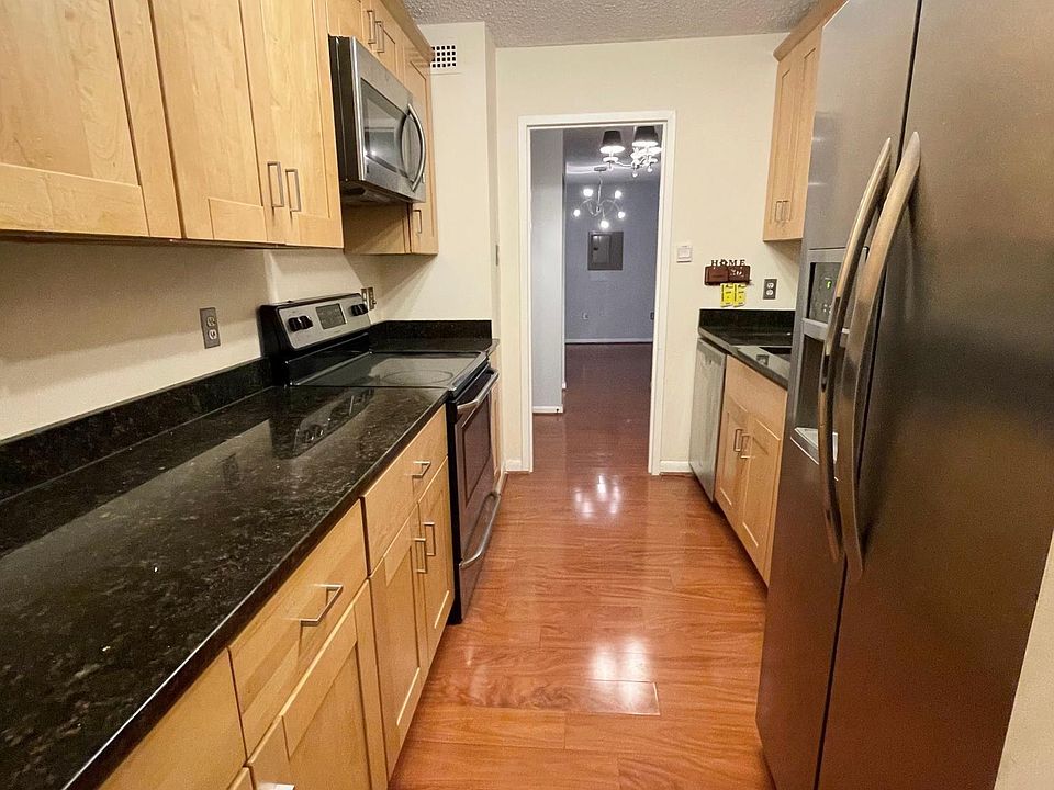 Convenient and updated Galley Kitchen; includes stacked washer/dryer in unit!