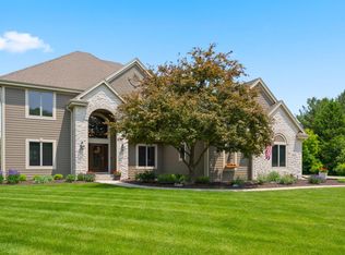842 Ringtail Ct, Pewaukee, WI 53072