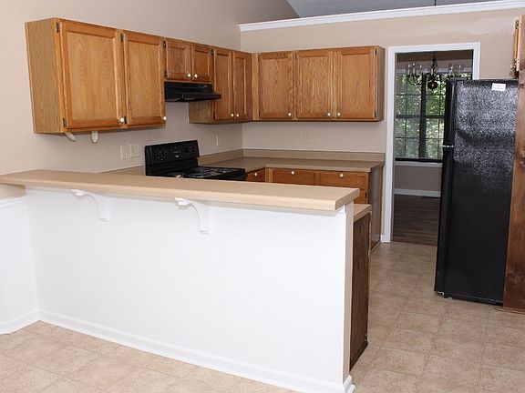 4th image of 405 Clearwater Pl