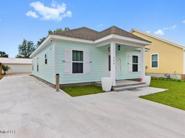 208 Sycamore St, Bay Saint Louis, MS 39520