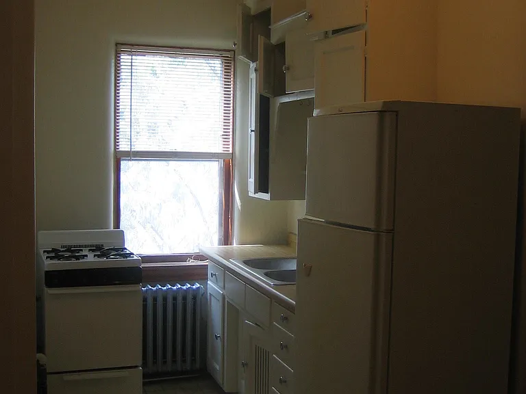 590 Holly Ave — Photo 12