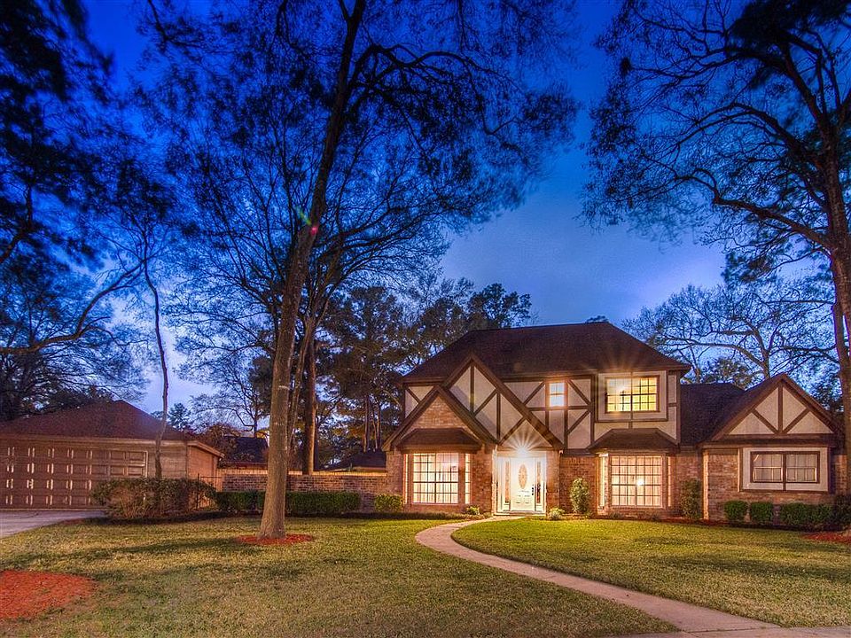 HUGE Double Cul-De-Sac lot at .40 acres!