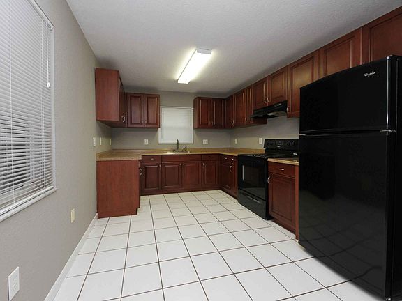 3rd image of 360 NE 33rd St