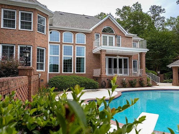 3rd image of 106 Winchester Ct